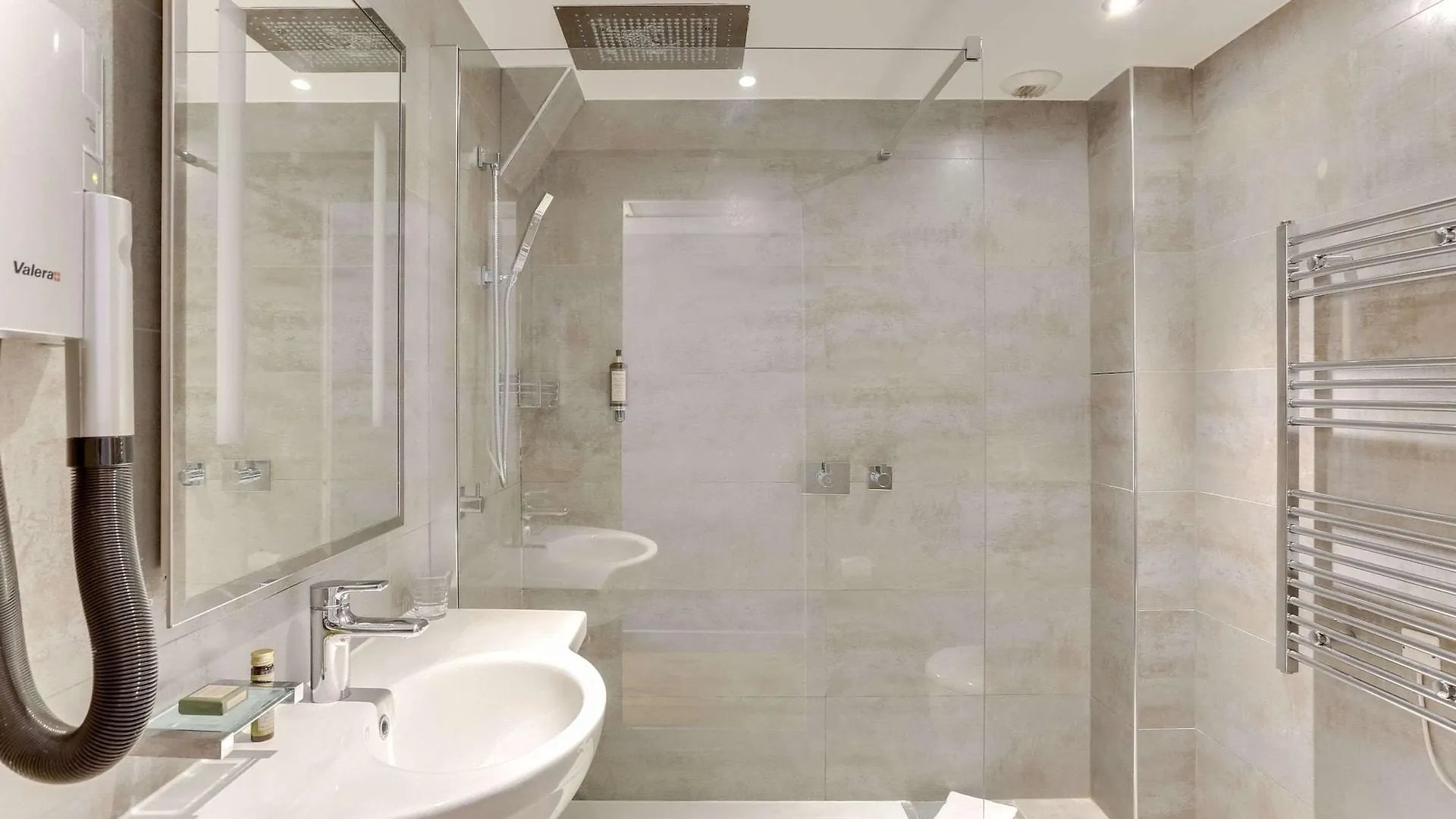 Louvre Richelieu Hotel 3*